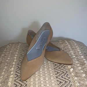 Brand New Rothy’s Merino Camel Points - Size 10.5